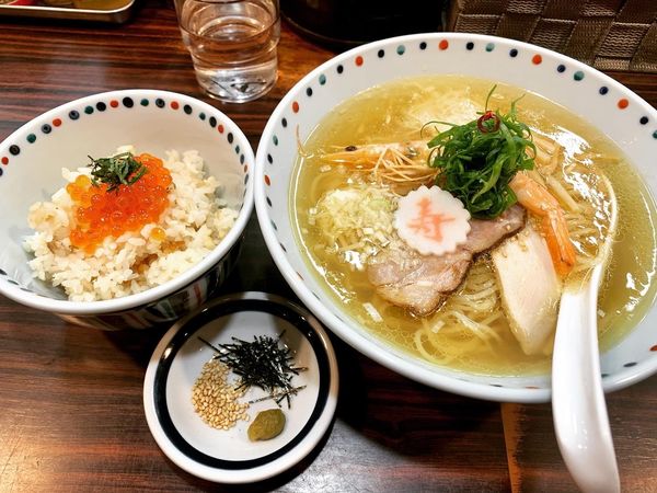 「新春白醤油ら〜麺＋極上イクラ乗せ鯛飯セット」@らー麺 あけどやの写真