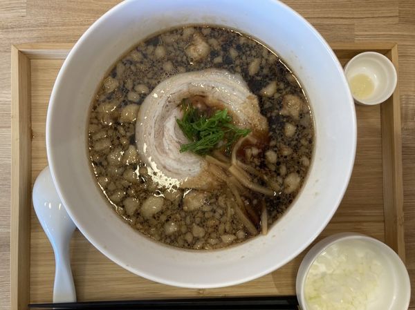 「黒い鶏醤油拉麺」@鶏醤油拉麺専門店そうわの写真