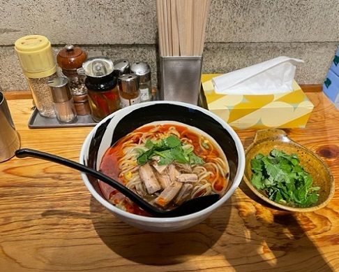 「冬麺第二弾 酸辣湯麺 浜虎STYLE 850円＋追いパクチー」@麺場 浜虎 横浜店の写真