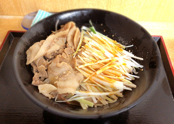 「辛ねぎ肉そば(600円)+大盛り(クーポン)」@ゆで太郎 南大井店の写真