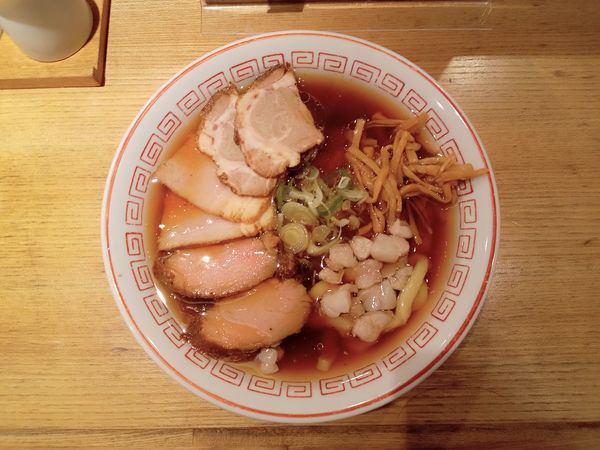 「肉そば醤油（極太手揉み麺）＋脂身」@超多加水自家製手揉み麺 きたかた食堂の写真