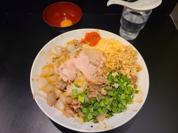 「【限定】スタミナ汁無し+ショウガ+生卵」@豚風。の写真