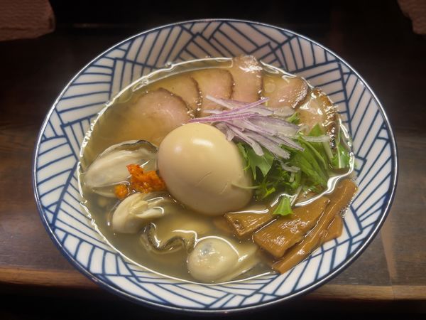 「塩らーめん+牡蠣トッピング」@尼龍の写真