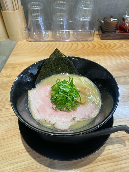 「地鶏出汁の白湯らぁ麺（1000円）」@らぁ麺 きむらの写真