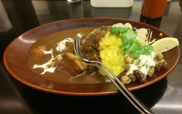 「黒い肉カレー中盛」@カレーは飲み物。秋葉原店の写真