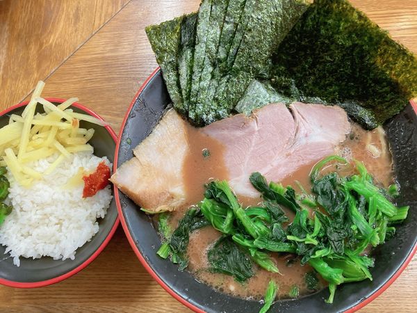 「のり・ほうれん草ラーメン＋限定C豚トロ」@麺家 紫極の写真