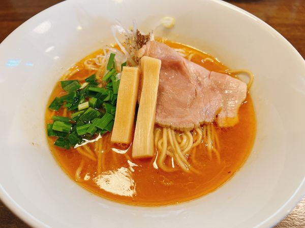 「ピリ辛な濃密中華そば〜ご飯割付〜」@㐂九八～エキチカ～の写真
