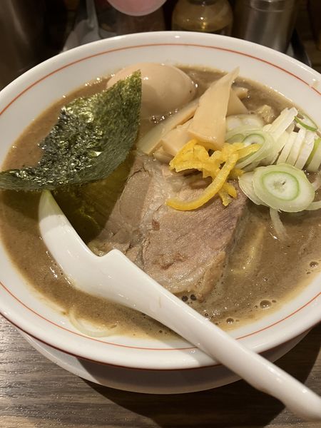「濃厚煮干しラーメン味玉（1020円）」@麺屋 ジャイアン 田無本店の写真