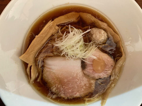 「特製醤油らーめん 1000円」@軍鶏と林檎の写真