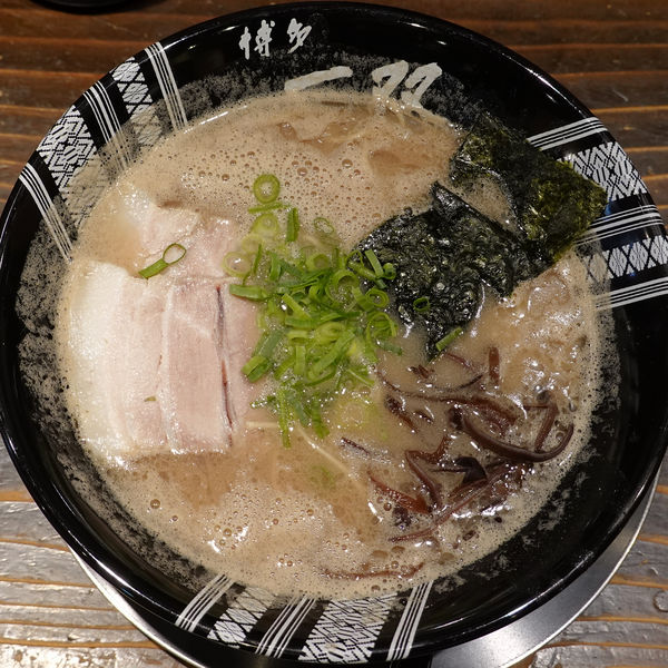 「ラーメン 780円（カタ）」@博多一双 中洲店の写真