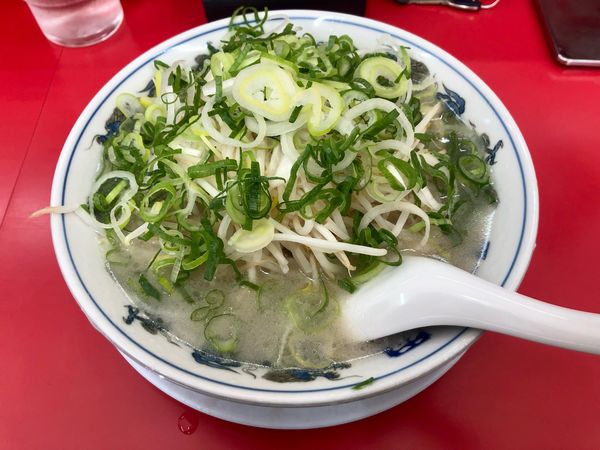 「ラーメン(もやし少なめ、ネギ多め、麺硬め)」@ラーメン福 島田橋店の写真