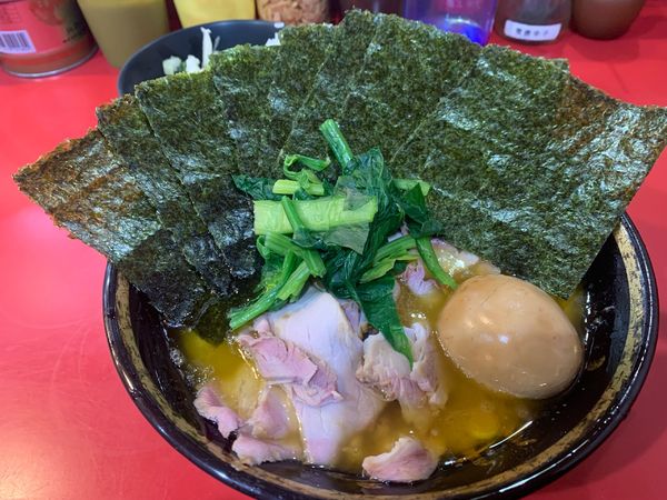 「チャーシューメン＋のり＋味玉」@家系総本山 ラーメン吉村家の写真