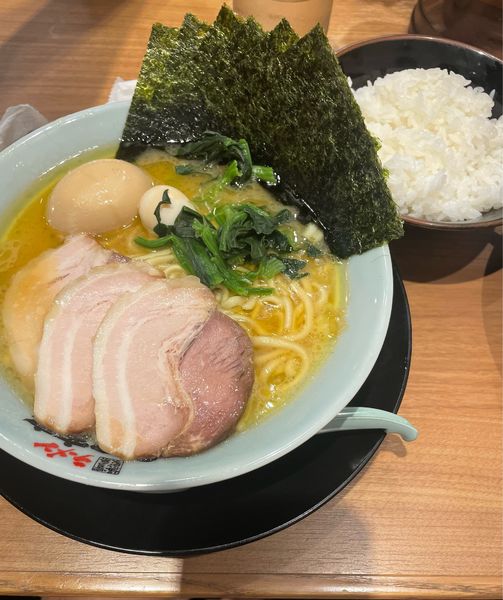 「豚骨醤油ラーメン」@町田商店 三鷹店の写真