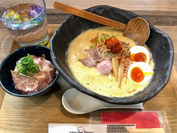 「辛味噌濃厚えびそば+味玉+ミニローストポーク丼」@えびそば 緋彩の写真