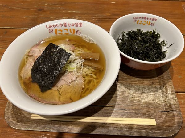 「ラーメン　のりトッピング」@しあわせ中華そば食堂 にこりの写真