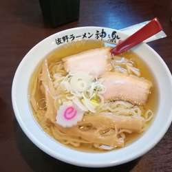 ラーメン(750円)