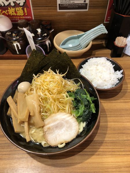 「ネギラーメン」@横浜家系ラーメン 壱角家 新宿5丁目店の写真