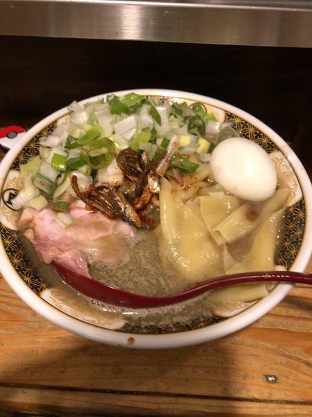「煮干しそば」@すごい煮干ラーメン凪 新宿ゴールデン街店 本館の写真