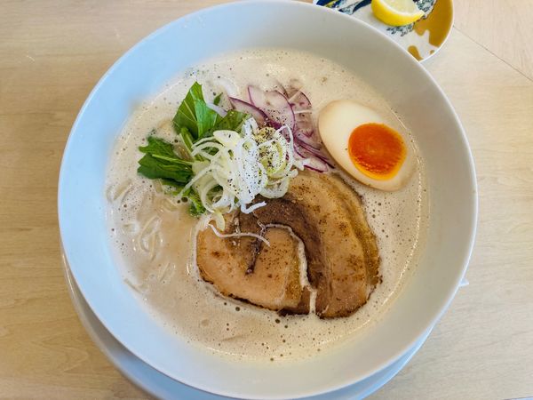 「鶏白湯ラーメン」@鶏白湯そば 燠の写真