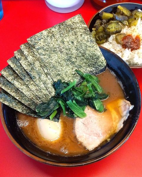 「ラーメン 650円＋味玉・海苔 各100円」@家系ラーメン 佐々喜家の写真