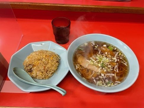 「ランチ限定 Aセット ラーメン＋半チャーハン 900円。」@中華そば 大和家の写真