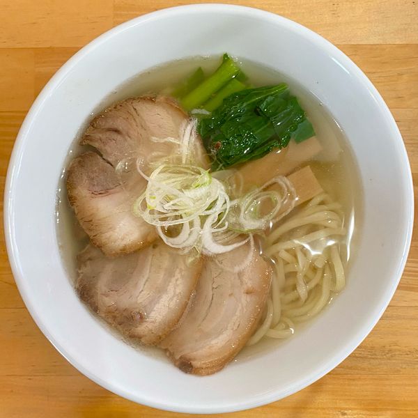 「白醤油らーめん（チャーシュー2枚＋150円）」@らーめん はなはなの写真