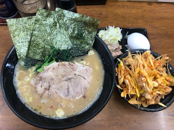 「ラーメン+辛ねぎ+たまごかけごはん」@英吉家の写真