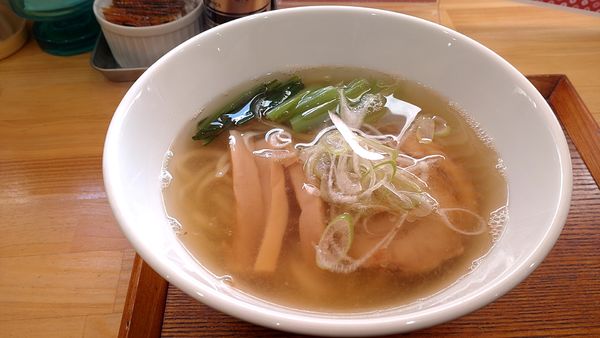 「白醤油らーめん　650円」@らーめん はなはなの写真