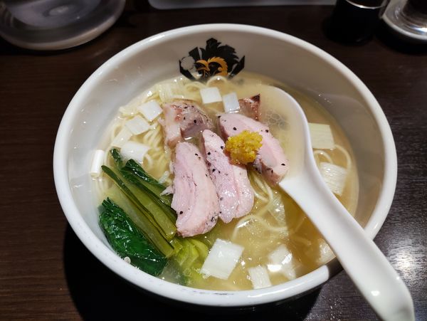 「鴨中華そば（塩）」@中華そば 満鶏軒RED 神保町店の写真