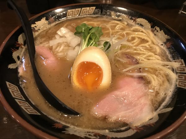 「魚豚骨ラーメン」@魚と豚と黒三兵の写真