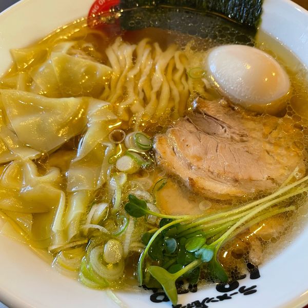 「手打しょうゆ 770円 ワンタン 150円 味玉」@ラーメン厨房 ぽれぽれの写真
