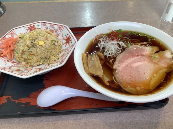 「静岡醤油760円＋小チャーハン390円（＋消費税）」@らーめんの一番亭 三島塚原店の写真
