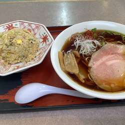 静岡醤油760円＋小チャーハン390円（＋消費税）