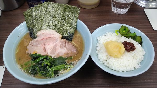 「らー麺(並)¥650+のり¥50-」@横浜家系らーめん 武蔵家 川口店の写真
