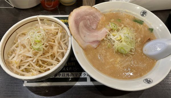 「味噌ラーメン（かため・濃いめ・野菜多め）」@こってりらーめん誉 新松戸店の写真