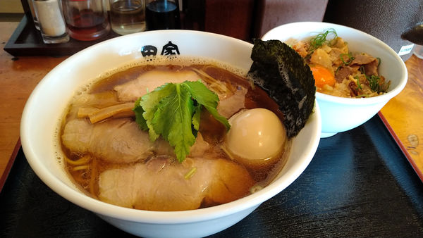 「特製煮干そば+大盛り+玉子かけちゃーしゅー丼」@中華そば 田家 本店の写真