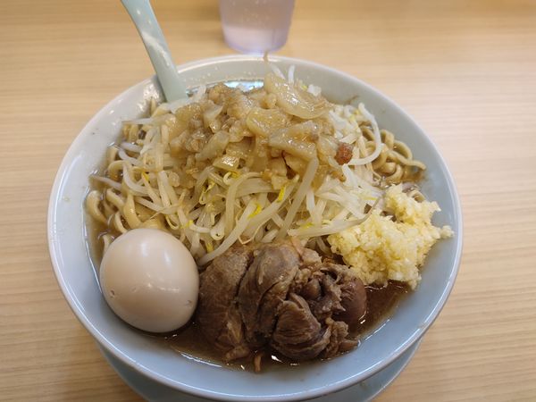 「ラーメン（ニンニク・アブラ増・味玉）」@麺屋 顎で喰らえの写真