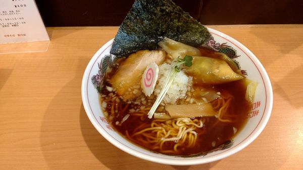 「ワンタンメン　700円」@中華そば 鈴乃家の写真