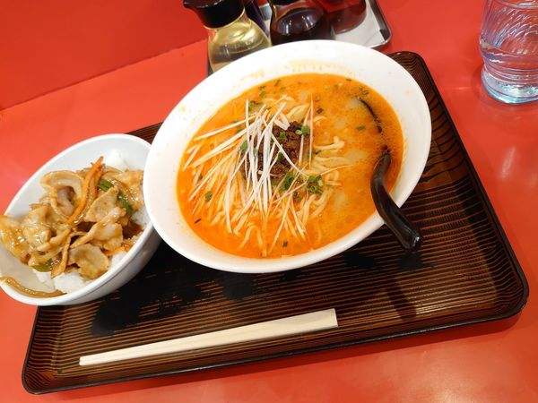 「担々麺+焼肉丼」@珍來飯店 三芳店の写真