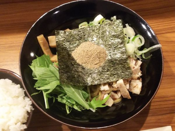 「【弘前店限定】煮干し油そば　850円」@横浜家系ラーメン壱角家 弘前店の写真