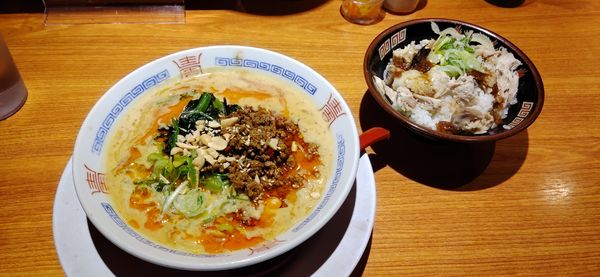 「ランチセット（濃厚担々麺+ミニジーローハン）」@カミナリ飯店の写真
