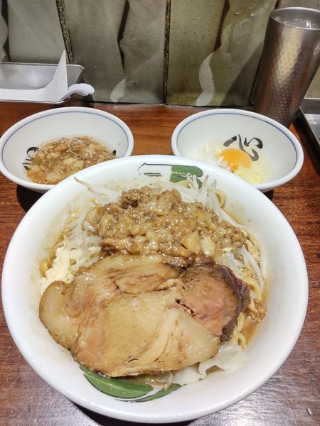 「雷そば 並、アブラ 味変生卵」@ラーメン 雷 東京本丸店の写真