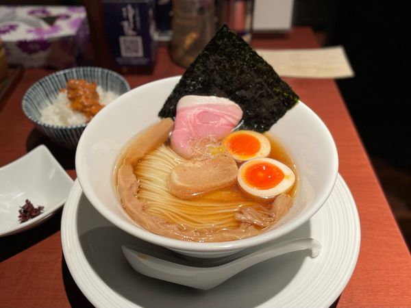 「津軽煮干し中華蕎麦（味玉入り）¥900」@酒肴場 屯の写真