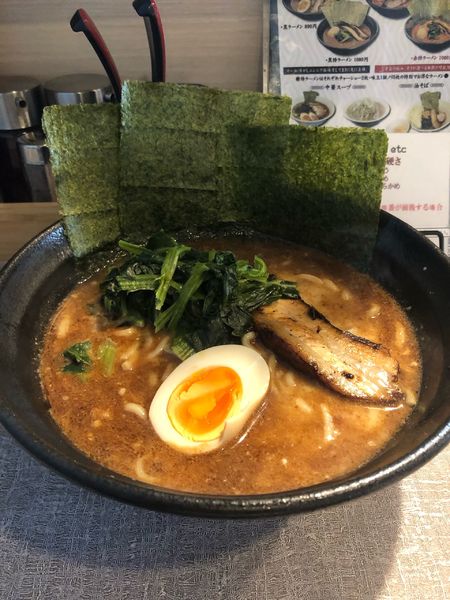 「黒ラーメン　890円」@breath food 川崎店の写真