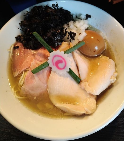 「特製煮干しそば+岩のり」@中華そば いづるの写真