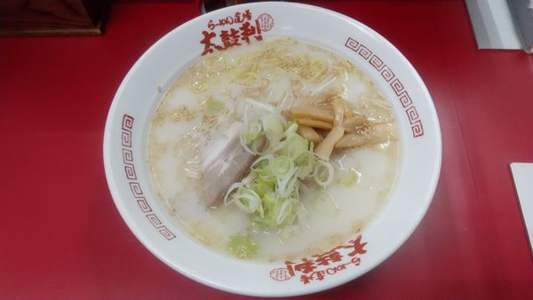 「牛骨塩らーめん800円」@らーめん道場 太鼓判 鳥取駅前サンロード店の写真