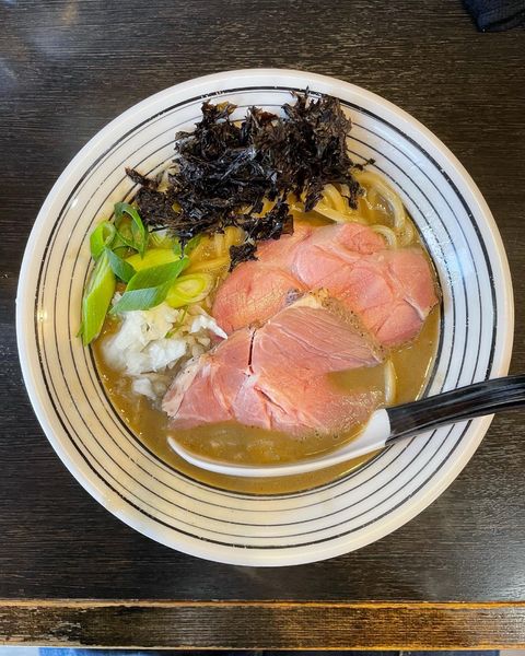 「濃厚煮干しそば」@陽はまたのぼるの写真