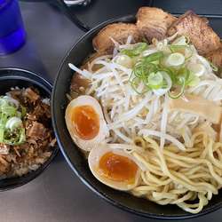 富士山盛りらーめん+チャーシュー丼 1300+280