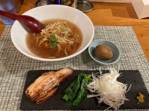 「味玉虎巴徠そば・醤油」@貝出汁 まぜそば 虎巴徠の写真