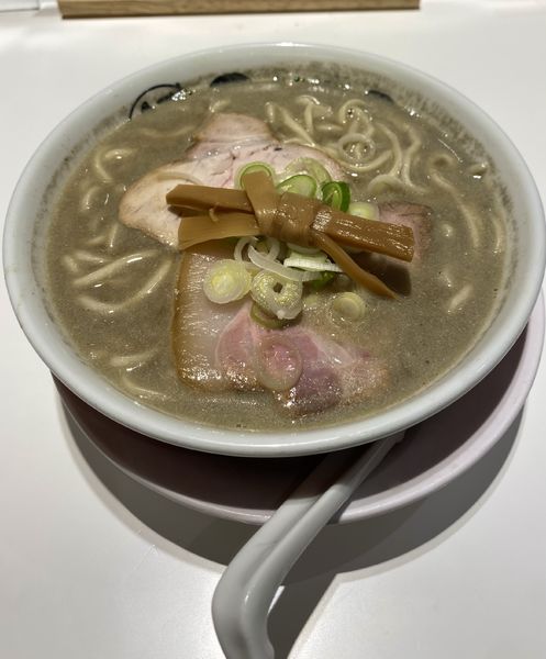 「濃口煮干そば 950円」@中華そば ひらこ屋 東京ラーメンストリート店の写真